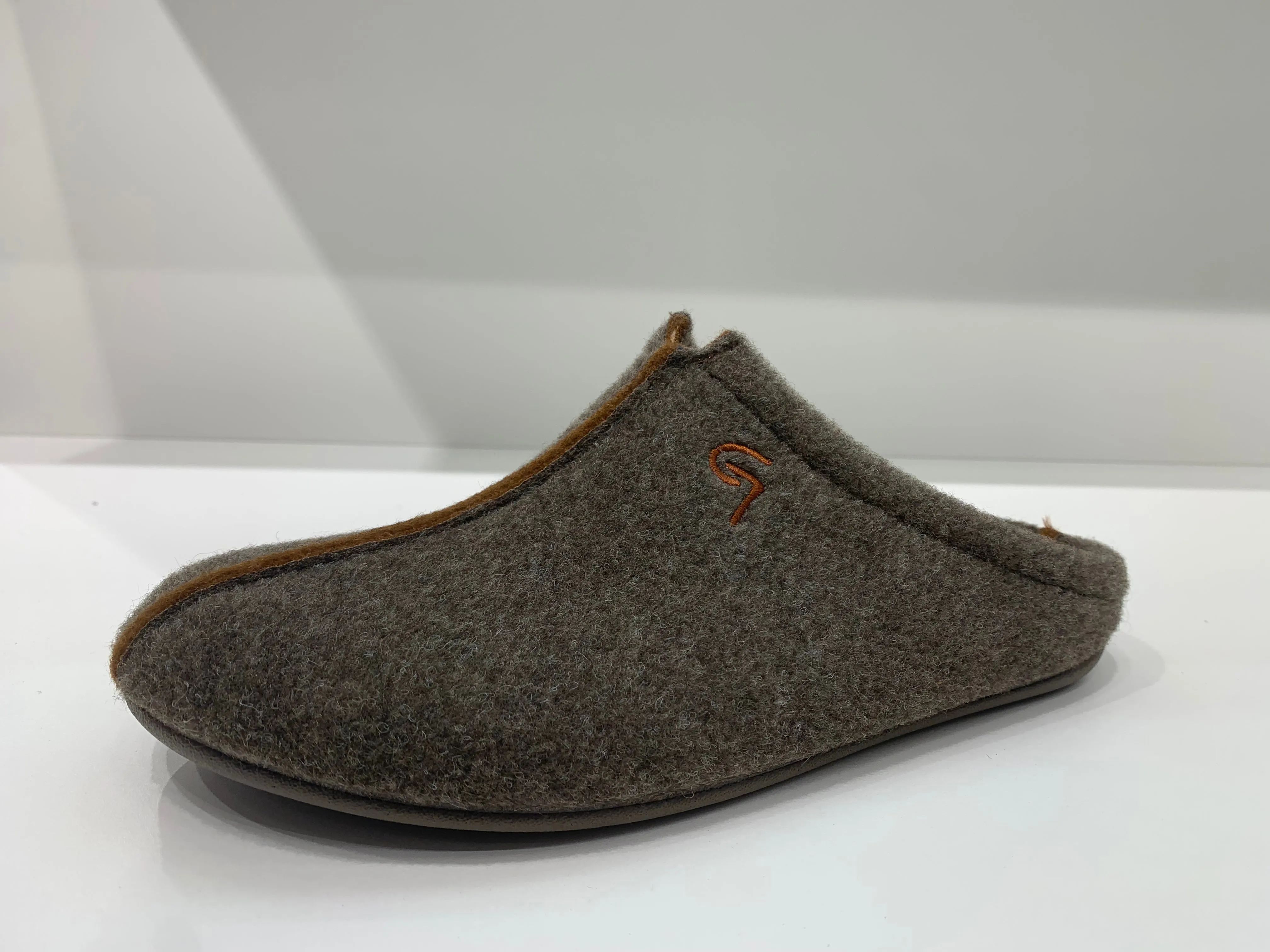 ARCTIC EASE BROWN