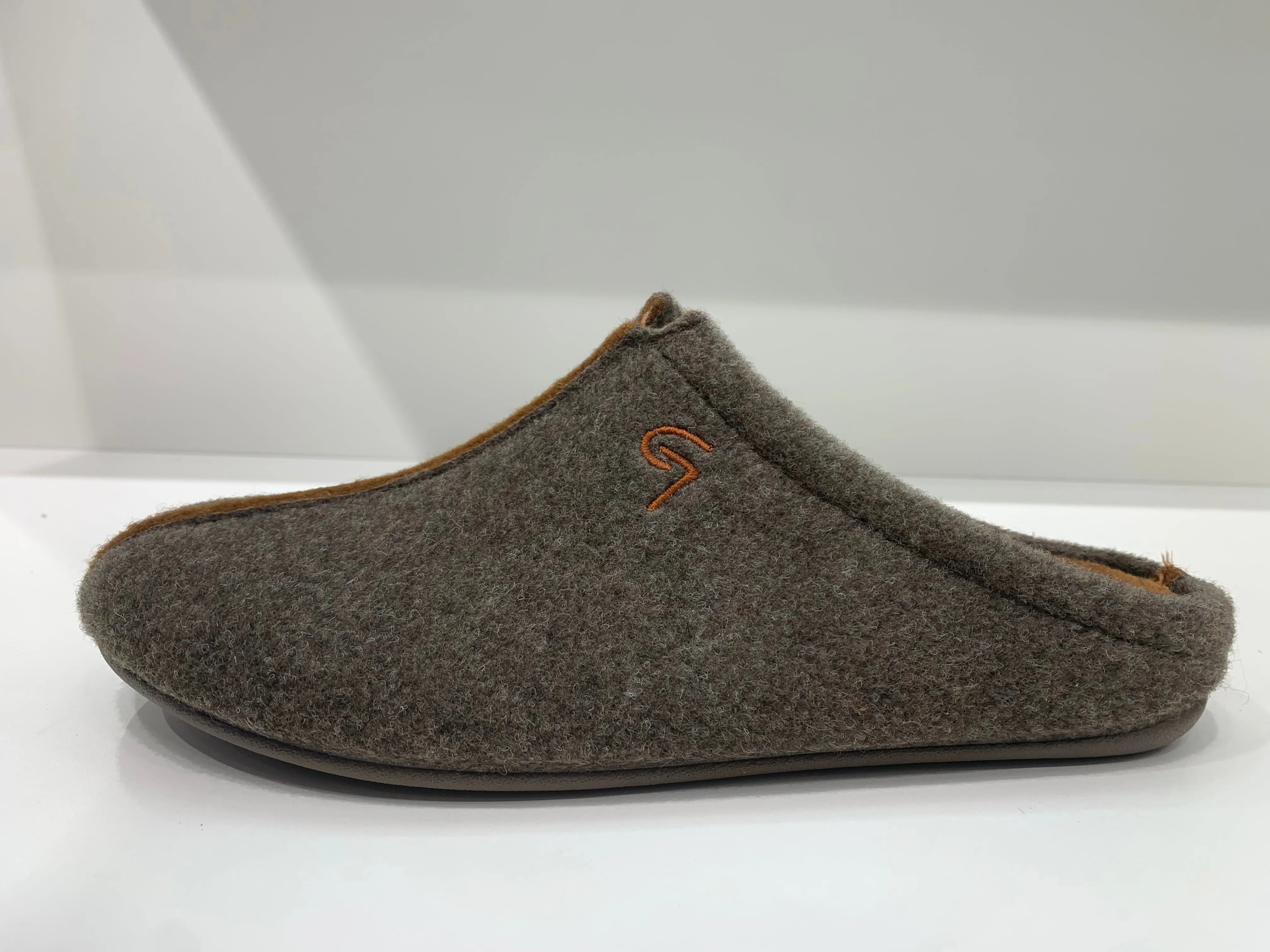 ARCTIC EASE BROWN