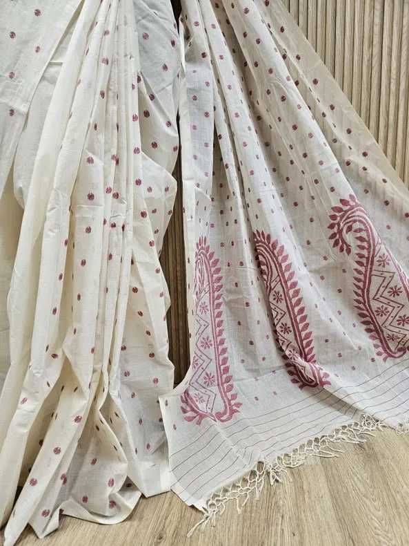 Balaram Saha’s Exclusive Off-White & Red Handwoven Cotton Jamdani Saree