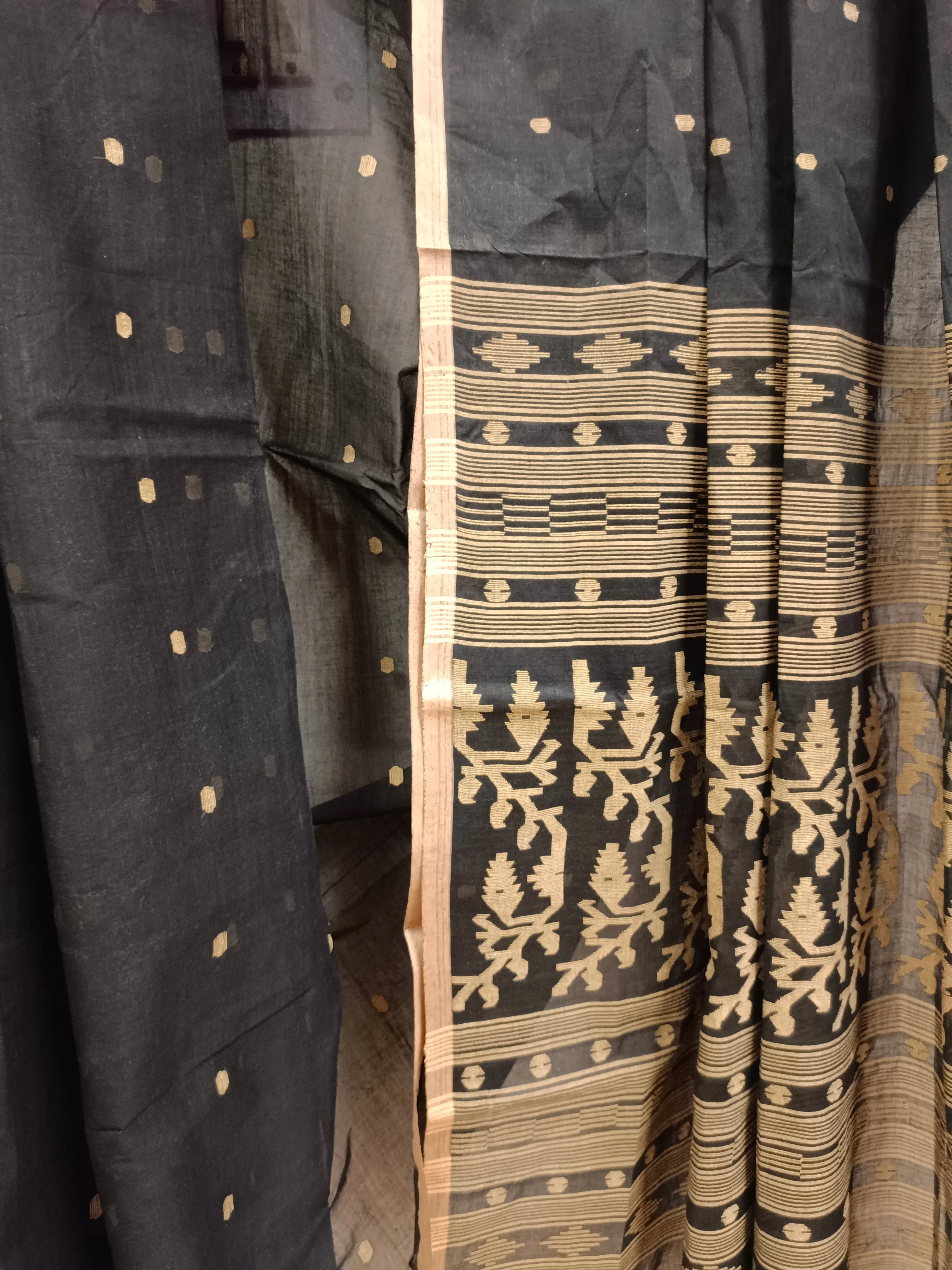 Black and Beige Handloom Traditional Handwoven Cotton Jamdani Saree