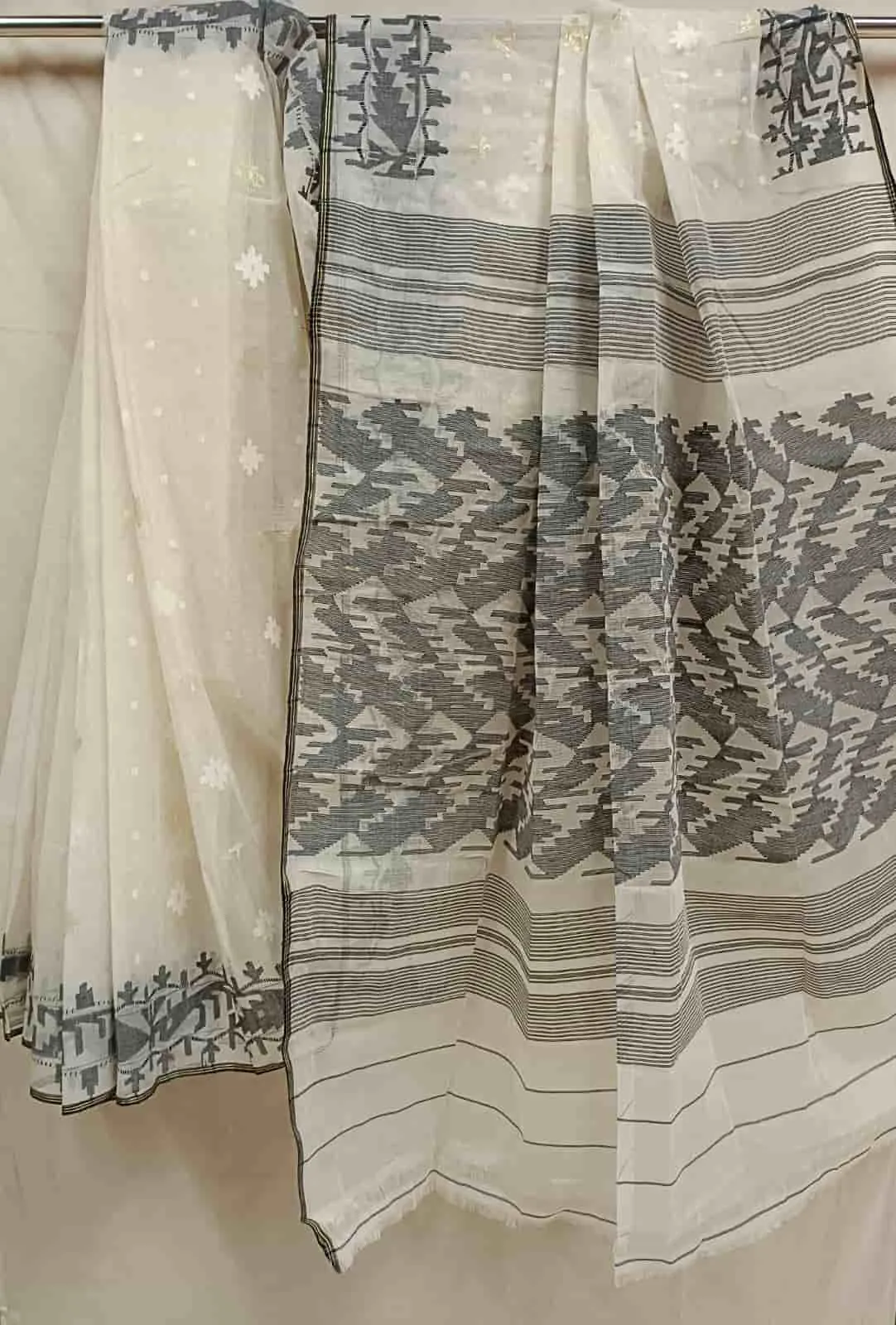 Off-White & Black Traditional Bangladesh Cotton Jamdani saree