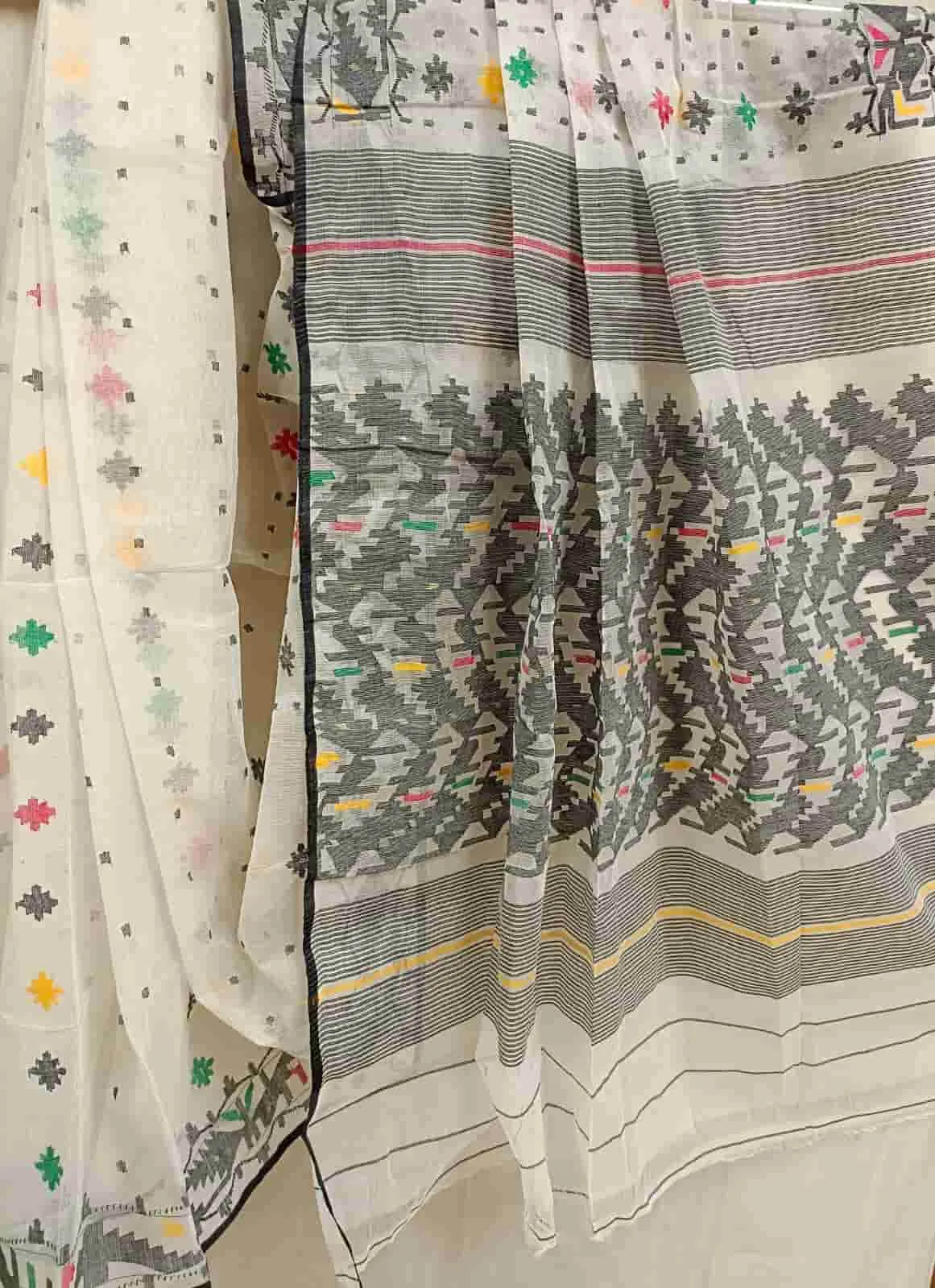 Off-White & Multicolour Traditional Bangladesh Cotton Jamdani saree