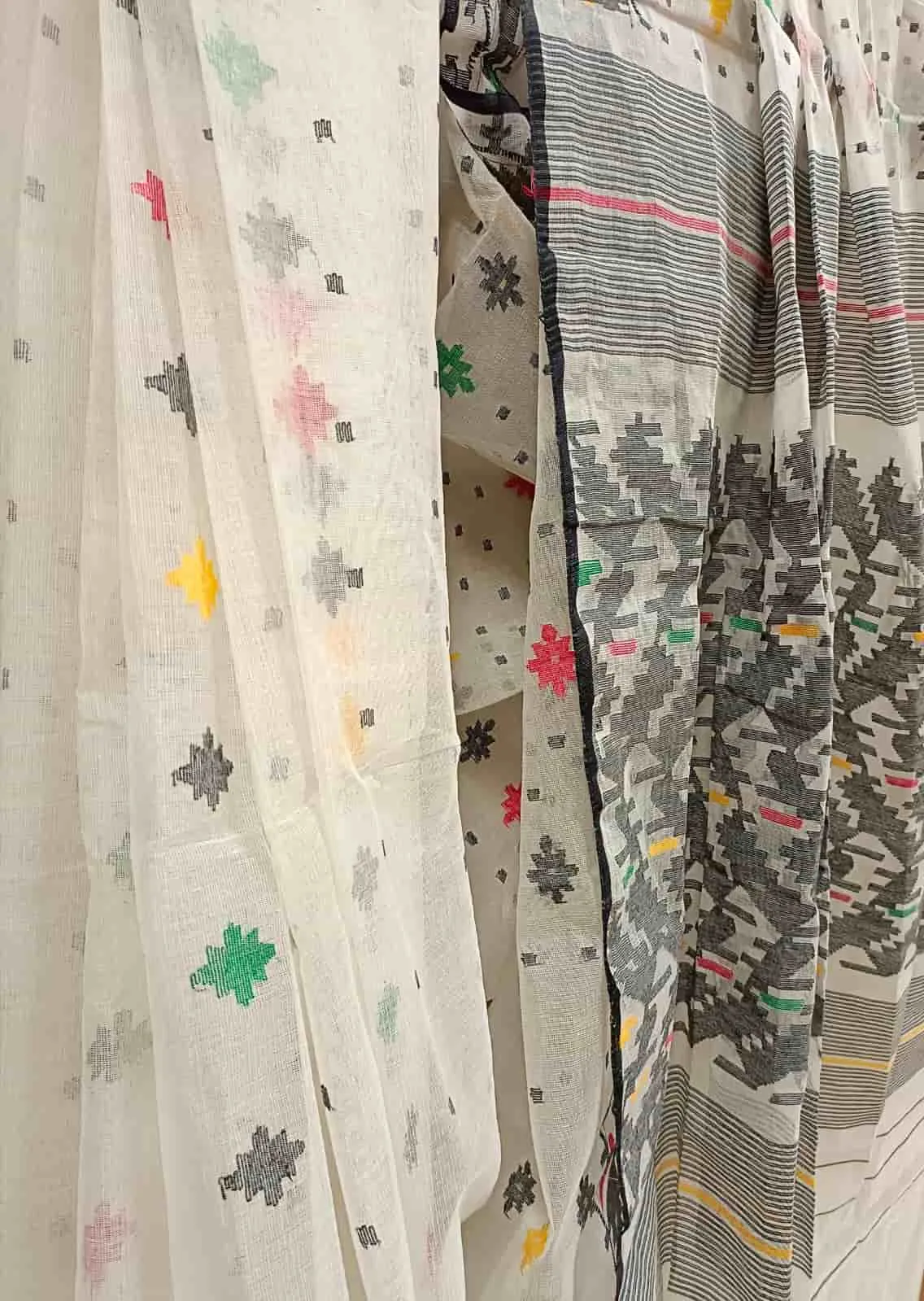 Off-White & Multicolour Traditional Bangladesh Cotton Jamdani saree