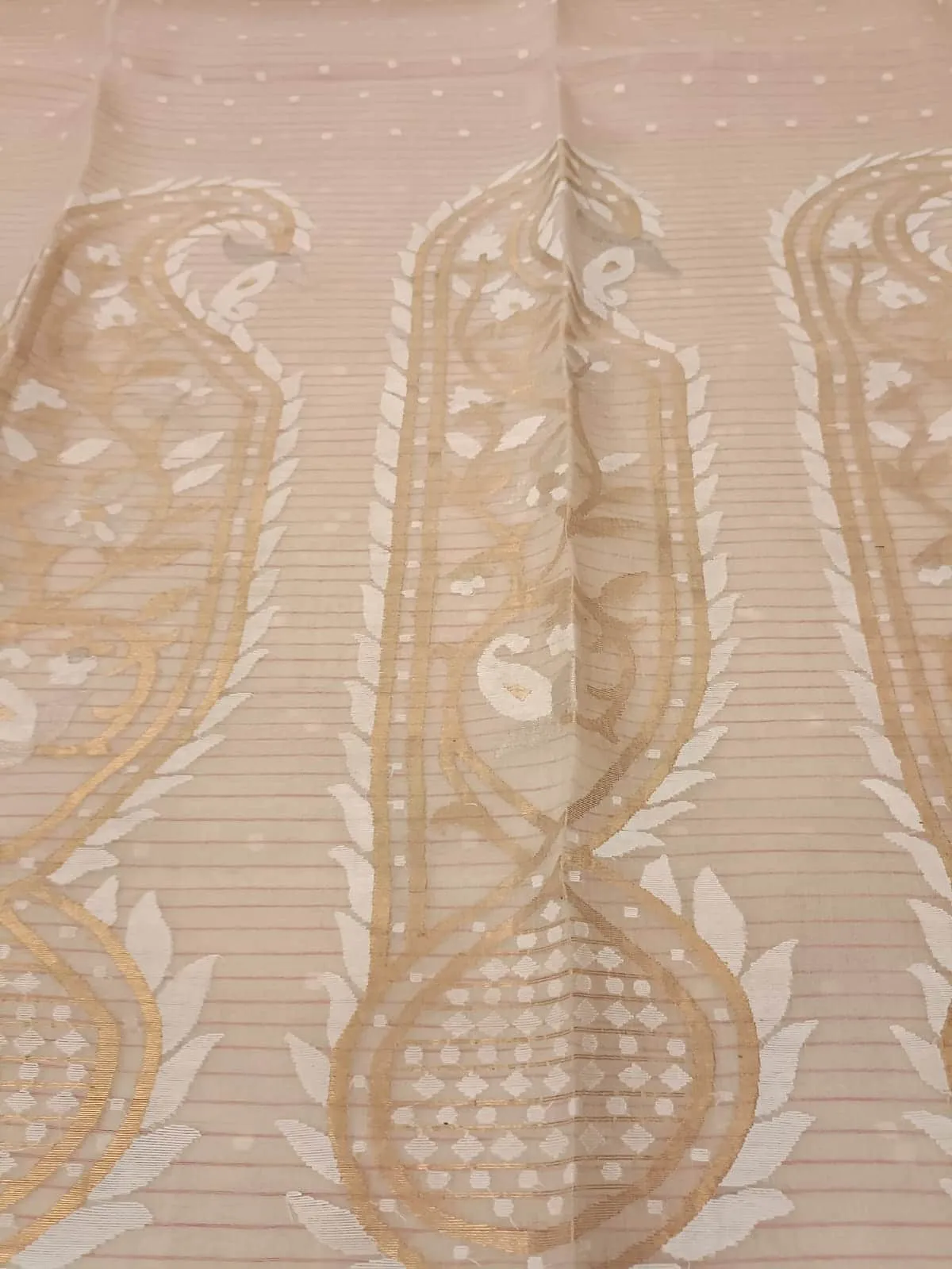 Off White Handwoven Muslin Silk Jamdani saree