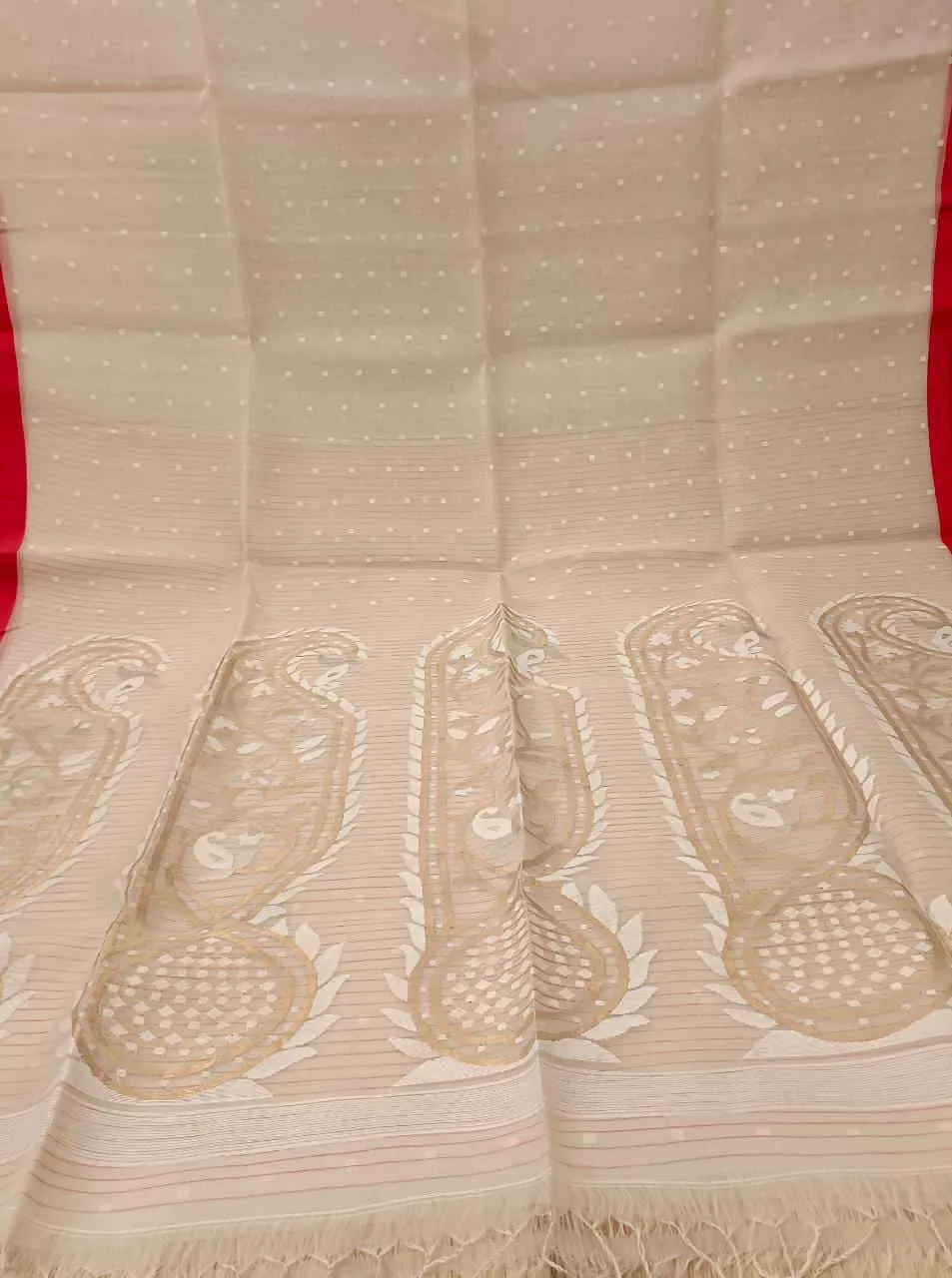 Off White Handwoven Muslin Silk Jamdani saree