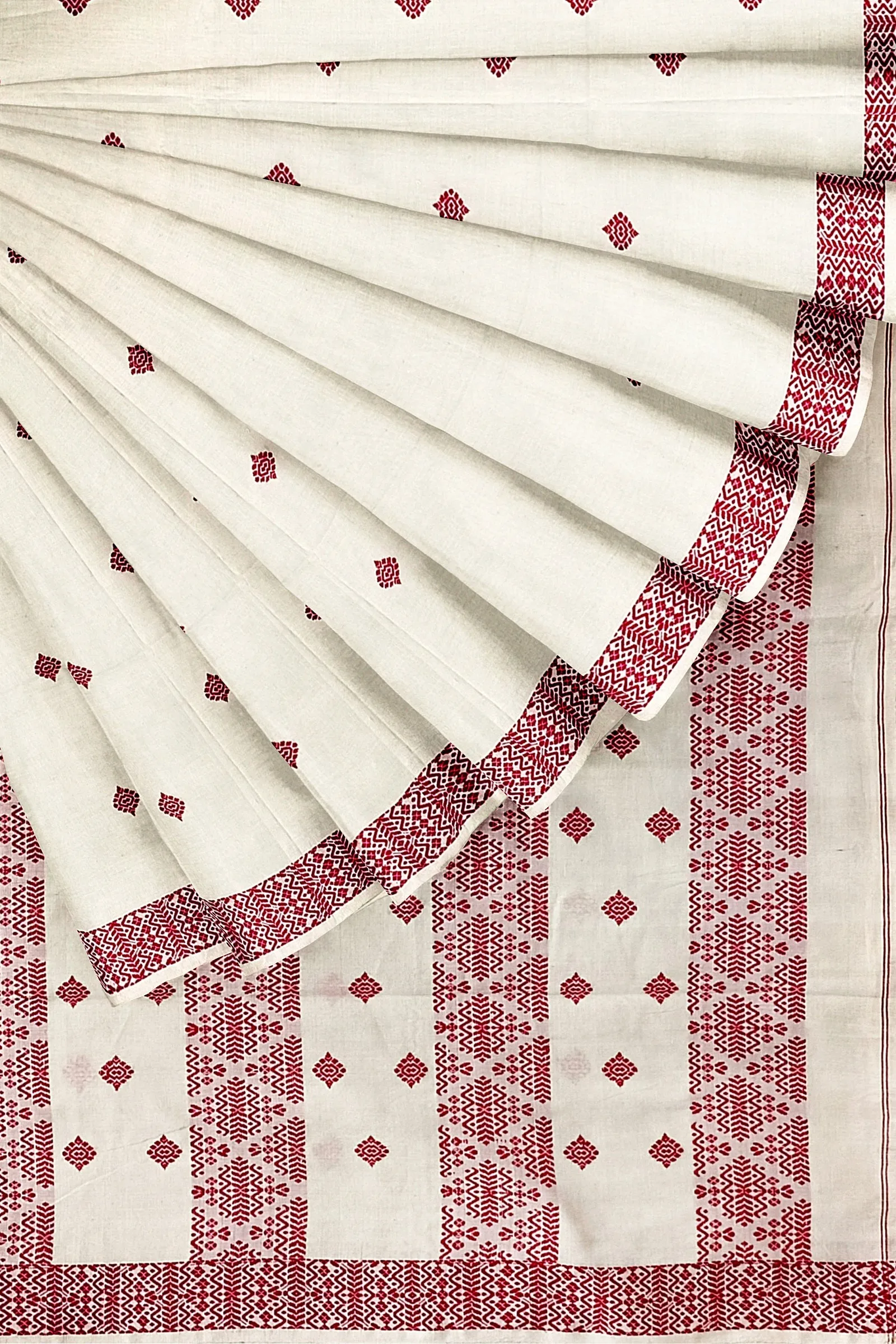 Off-White Soft Handloom Cotton Saree With Red Border