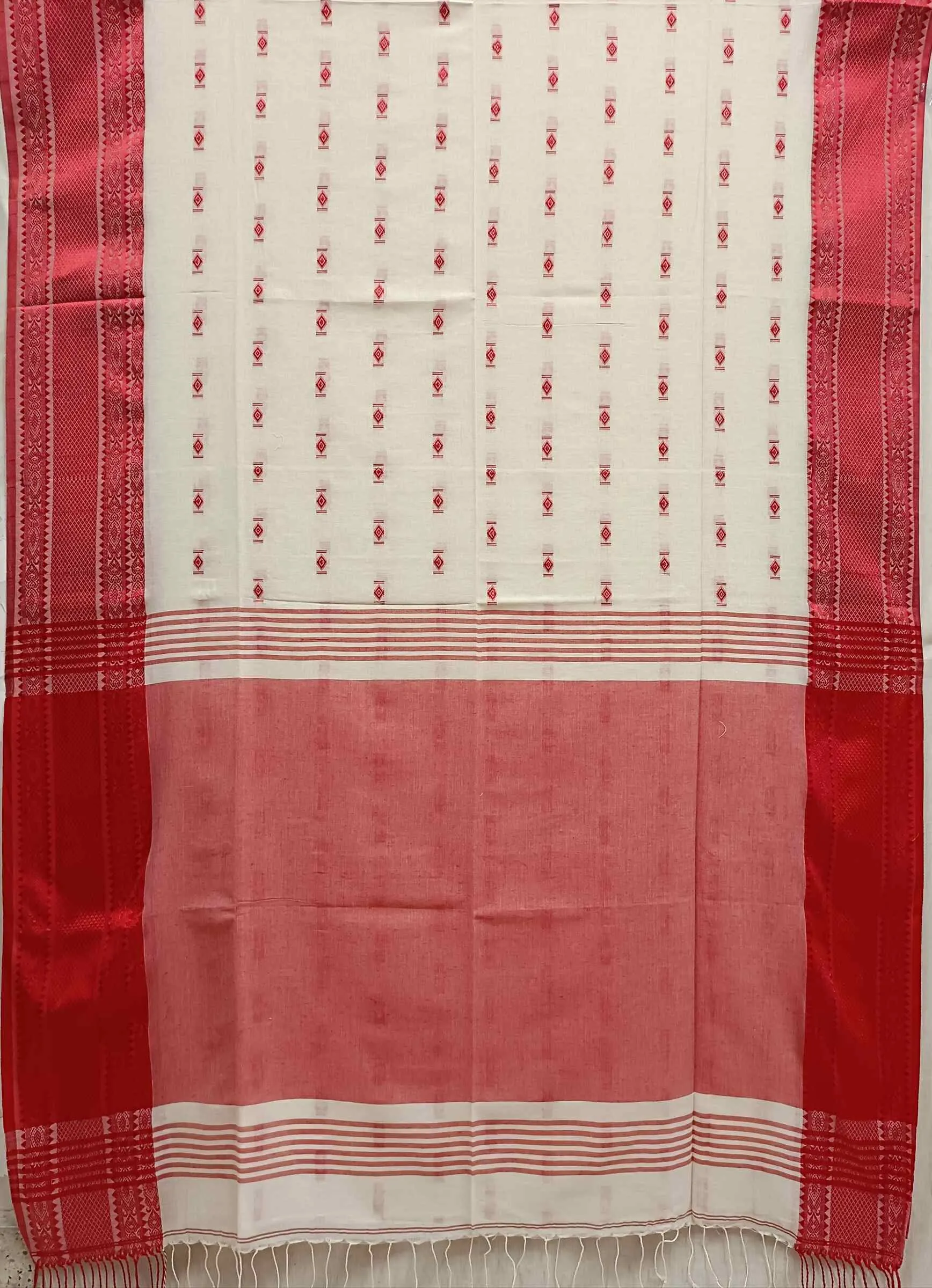 White & Red Fine Quality  Handloom Cotton Saree