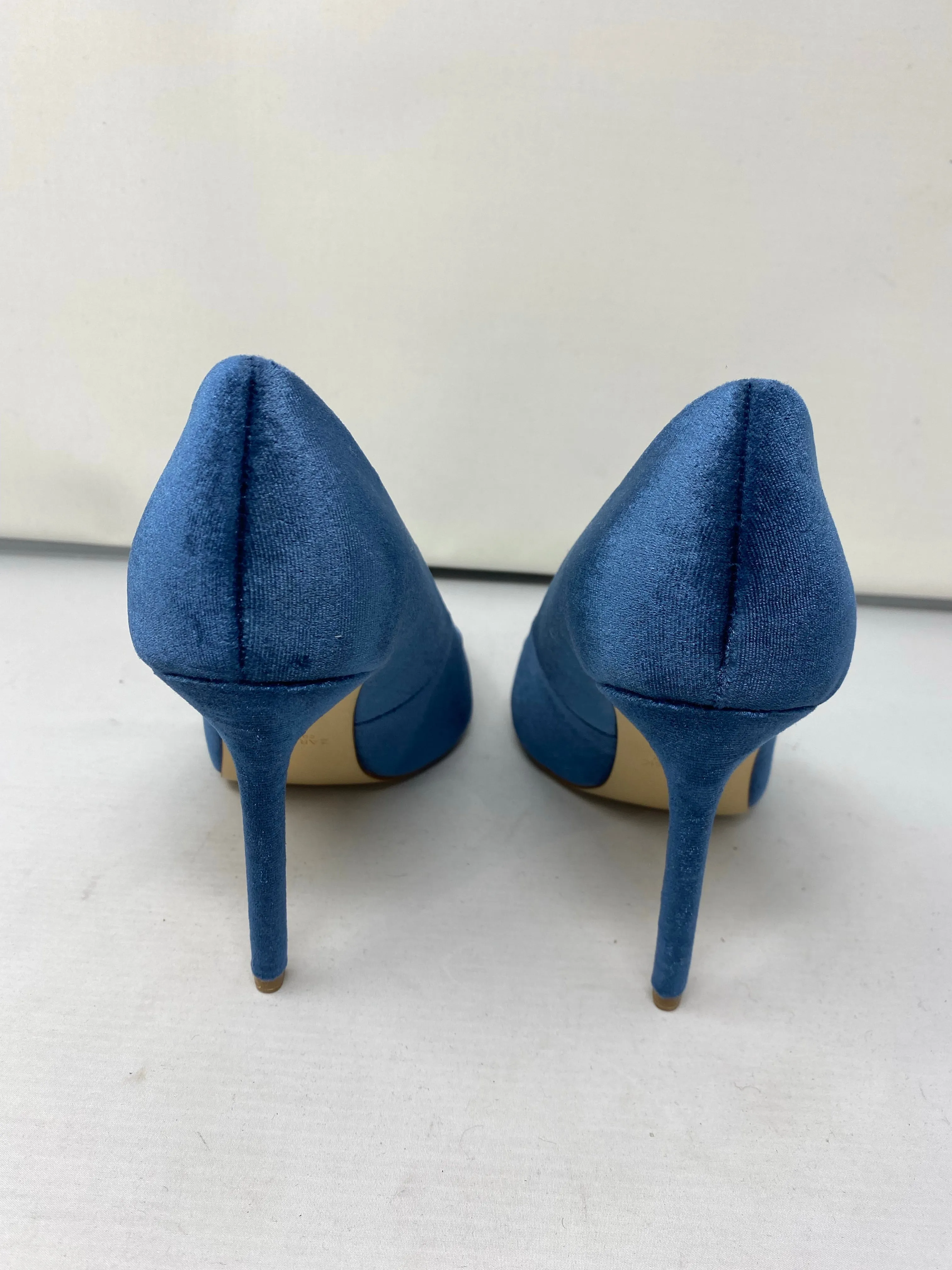ZARA Basic Blue Velvet Pump